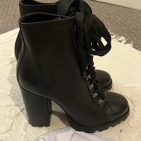 Schutz laced boots size 10 - Picture 7 of 10